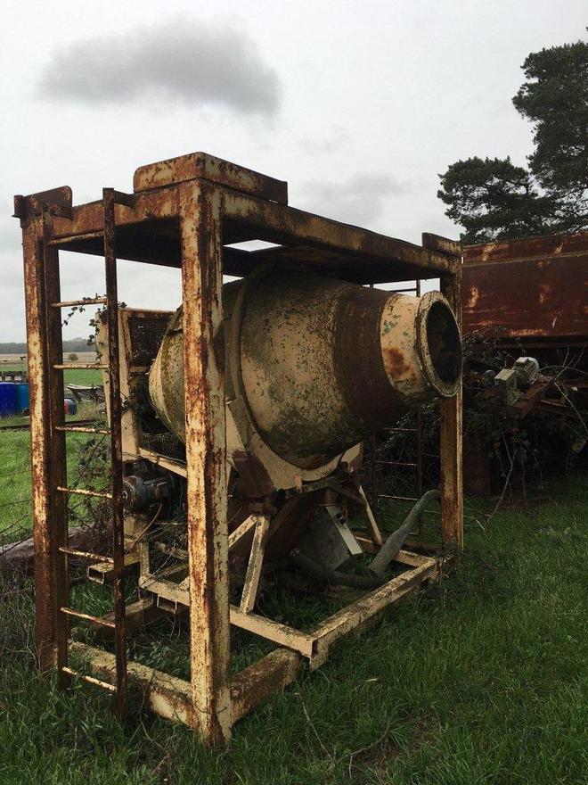 MIXER BARREL Machinery & Equipment Fodder and Feed Mixers